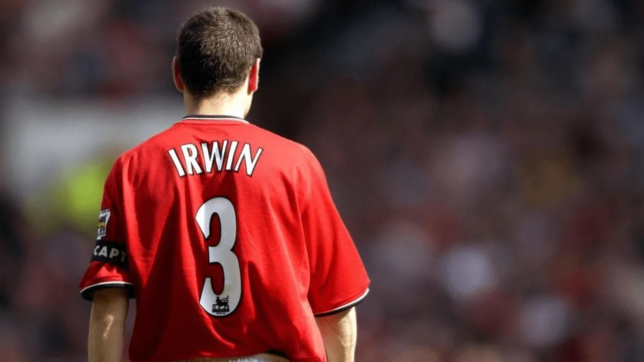 demis-irwin-cau-thu-mu-vo-dich-premier-league-nhieu-nhat-min_11zon